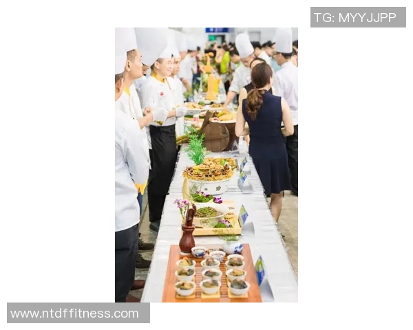 足球明星用餐礼仪揭秘：优雅风范与饮食文化的完美结合